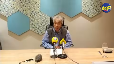 Suspendu pour 8 séances : Le Dr Arvin Boolell a entamé un mouvement de protestation symbolique devant l’Hôtel du gouvernement hier 
