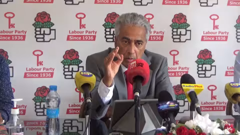Il tient le gouvernement pour principal responsable de la détérioration de la situation sanitaire : « The guy must go », affirme Arvin Boolell en faisant référence à Pravind Jugnauth