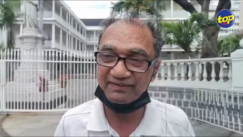 Les anciens parlementaires présents à l’hommage rendu à Soopramanien Kistnen devant l’Hôtel du gouvernement : « Notre pays n’avait pas connu d’assassinat politique jusqu’ici », affirme Alain Laridon