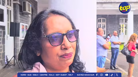 Annonce des lauréats : ‘ il est très difficile de devenir un lauréat, ca demande des sacrifices, mais je suis fier que mon fils ait réussi’ souligne Sunanda Lowtun la maman de Bhavish, lauréat du collège Royal de Curepipe