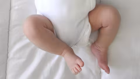 Covid-19 : À Singapour, un bébé naît avec des anticorps