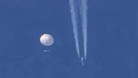 Les États-Unis abattent un présumé ballon espion chinois qui survolait son territoire