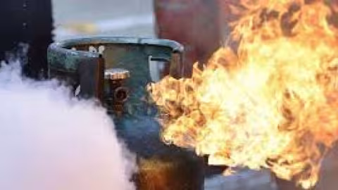 À Petit Raffray : Une maison a été la  proie des flammes, après  l’explosion de deux bonbonnes de gaz