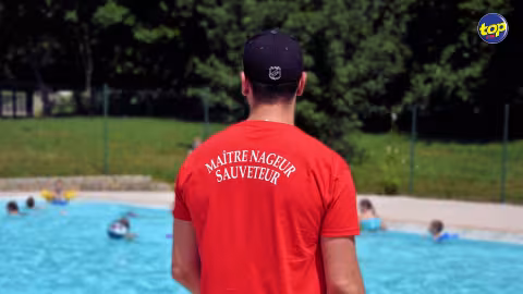 Il aurait pris trop de temps pour intervenir alors qu’un enfant était en difficulté : le maître-nageur d’un hôtel de Pointe aux Canonniers, âgé de 18 ans, arrêté et libéré sous caution