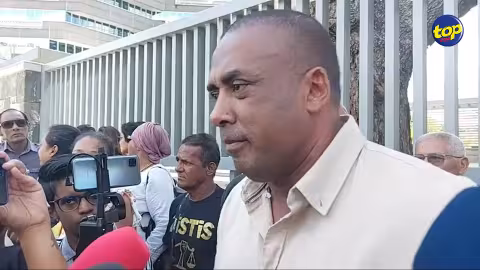 Ce matin à sa sortie de la cour suprême : Bruneau Laurette demande à Pravind Jugnauth de répondre à certaines questions et allègue que Franklin serait un informateur de la police