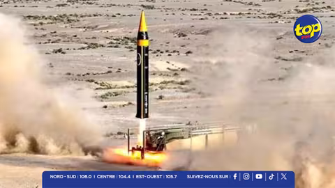 L’Iran a intensifié son offensive de missiles contre Israël, lançant plusieurs vagues d’attaques sur des régions clés, notamment Haïfa, la Galilée et le plateau du Golan.
