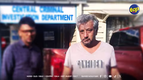 « Je ne savais pas que Tevin Sithanen a autant de pouvoir », déclare le journaliste Narain Jasodanand à sa sortie des Casernes centrales 
