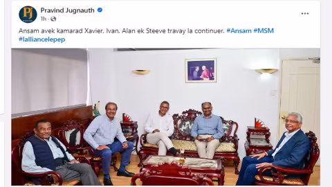 Publié sur la page Facebook de Pravind Jugnauth ,cet après-midi : «Ansam avek Kamarad Xavier, Ivan, Alan, ek Steeve travay la continuer  »  