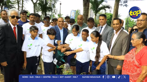 Mauritius Telecom Foundation à Arsenal : 300 arbres plantés pour sauver l’avenir écologique