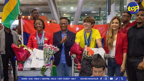 Haltérophilie : les champions d'Afrique juniors accueillis en héros à l'aéroport