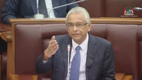Immigration Bill : Boycott de l’opposition alors que le PM allait débuter son discours, ‘alle manz bondier aster’, lance Pravind Jugnauth aux députés de l’opposition !