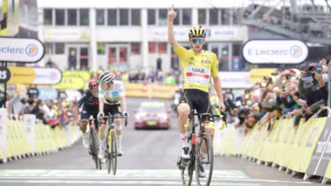 Tour de France : Doublé pour Tadej Pogacar, à nouveau vainqueur d’étape à Luz Ardiden