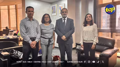 Suspension des privilèges de voyage : des anciens employés d’Air Mauritius rencontrent le ministre du Travail et déposent une plainte