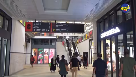 Au Victoria Urban Terminal : une femme de 31 ans allègue avoir été menacée à l’arme blanche par sa voisine dans un ascenseur