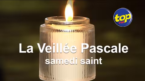 Veillée pascale : ‘l’Église tout entière est plongée dans le silence avant de fêter la résurrection du Christ’ dit le père Sylvio Lodoiska…