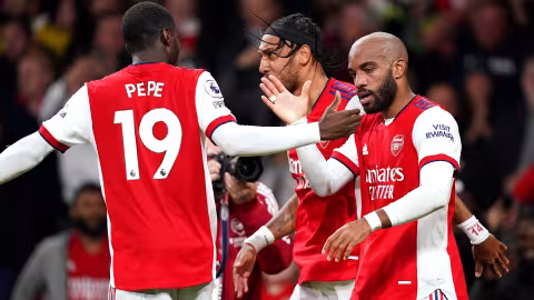 Ang. : Lacazette sauve Arsenal