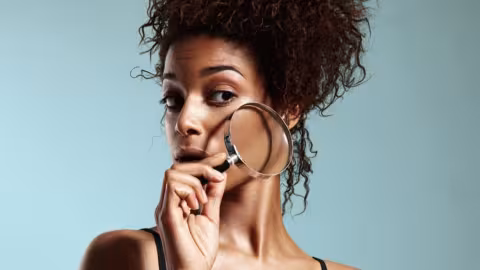 Comment bien reconnaître son type de peau : Peau Grasse