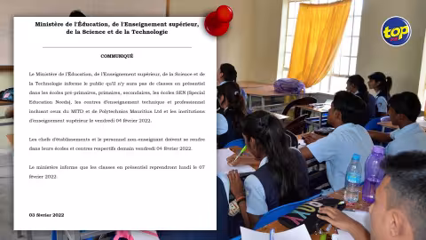 Dans un collège du nord : l’eau pénètre dans une salle de classe  par des fenêtres  en mauvais état ;  les collégiens peinent à étudier, en ce temps pluvieux