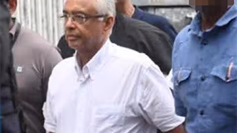Allégation de blanchiment d’argent : Pravind Jugnauth obtient la liberté conditionnelle, le DPP demande un « stay of execution » …L’affaire reprend à 23 heures