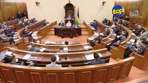 Au Parlement ce matin : retour de Rajesh Bhagwan dans l’hémicycle avec deux questions adressées au Premier ministre