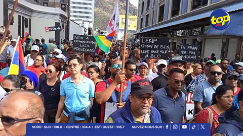 Manif contre la réforme des pensions : une mobilisation massive dans les rues de Port-Louis…