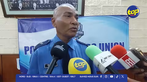 Accouchement d’urgence : quatre policiers honorés pour leur sang-froid par la Police Fighters Union