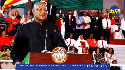Au Stad Linite, Seychelles : « Faire moi confiance, mo pou implemente nou manifesto akoz mo zom parole », déclare le président Patrick Herminie
