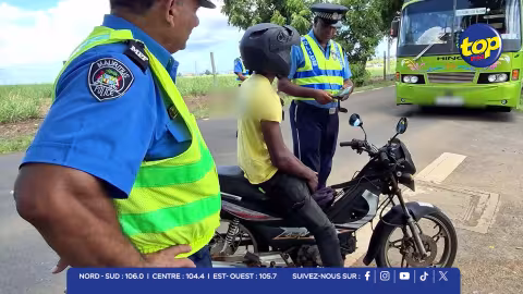 Plus de 1 400 conducteurs verbalisés depuis l’entrée en vigueur du permis à points : Top FM accompagne la Road Safety Unit sur le terrain à Mont Loisir