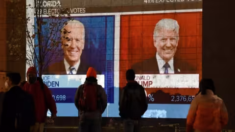 Course Trump/Biden serrée dans les Etats-clés, suspense total en Amérique