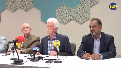 Évoquant le drame au large de Poudre d’Or : « Ce sont les premiers morts du Wakashio », commente Paul Bérenger