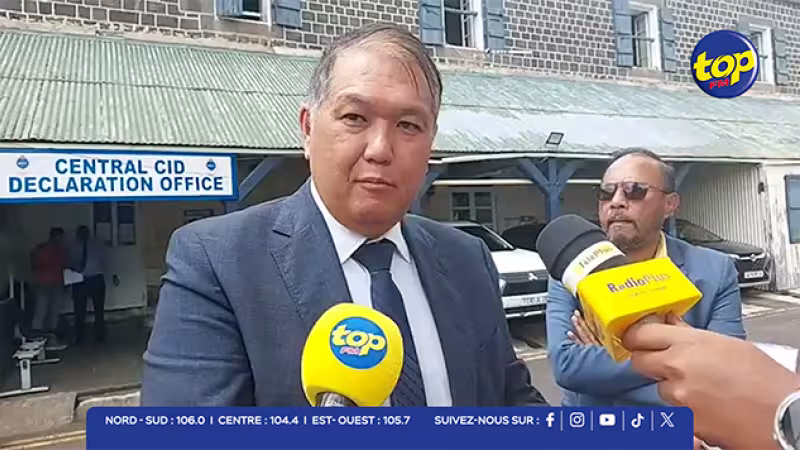 Michael Sik Yuen répond à Pravind Jugnauth : « Mo honté ki nou finn ena enn Premier ministre kouma li, ki ti enn “Home Prime Minister” »
